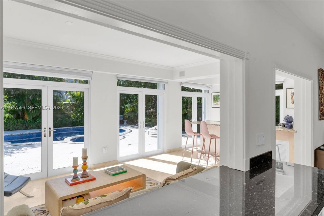 5794 SW 76th Ter, South Miami, FL 33143 Photo