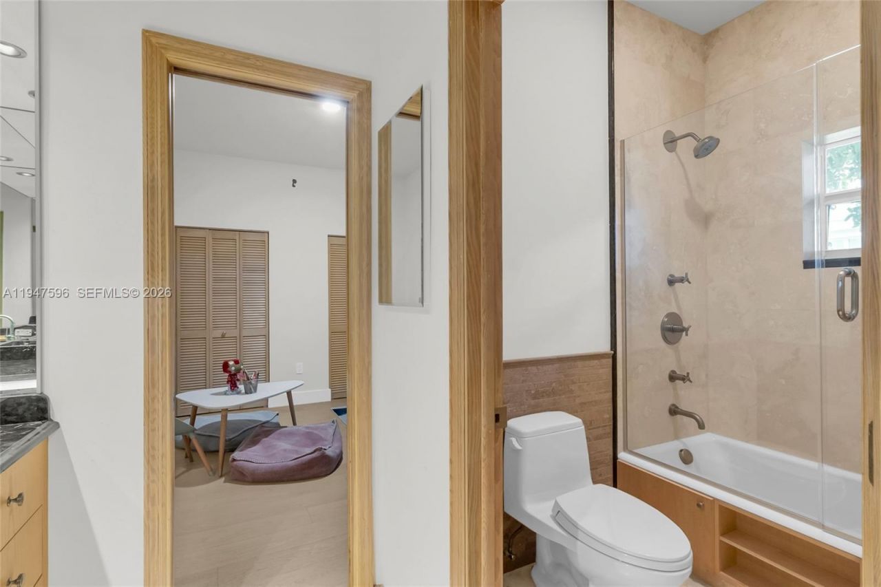 5794 SW 76th Ter, South Miami, FL 33143 Photo