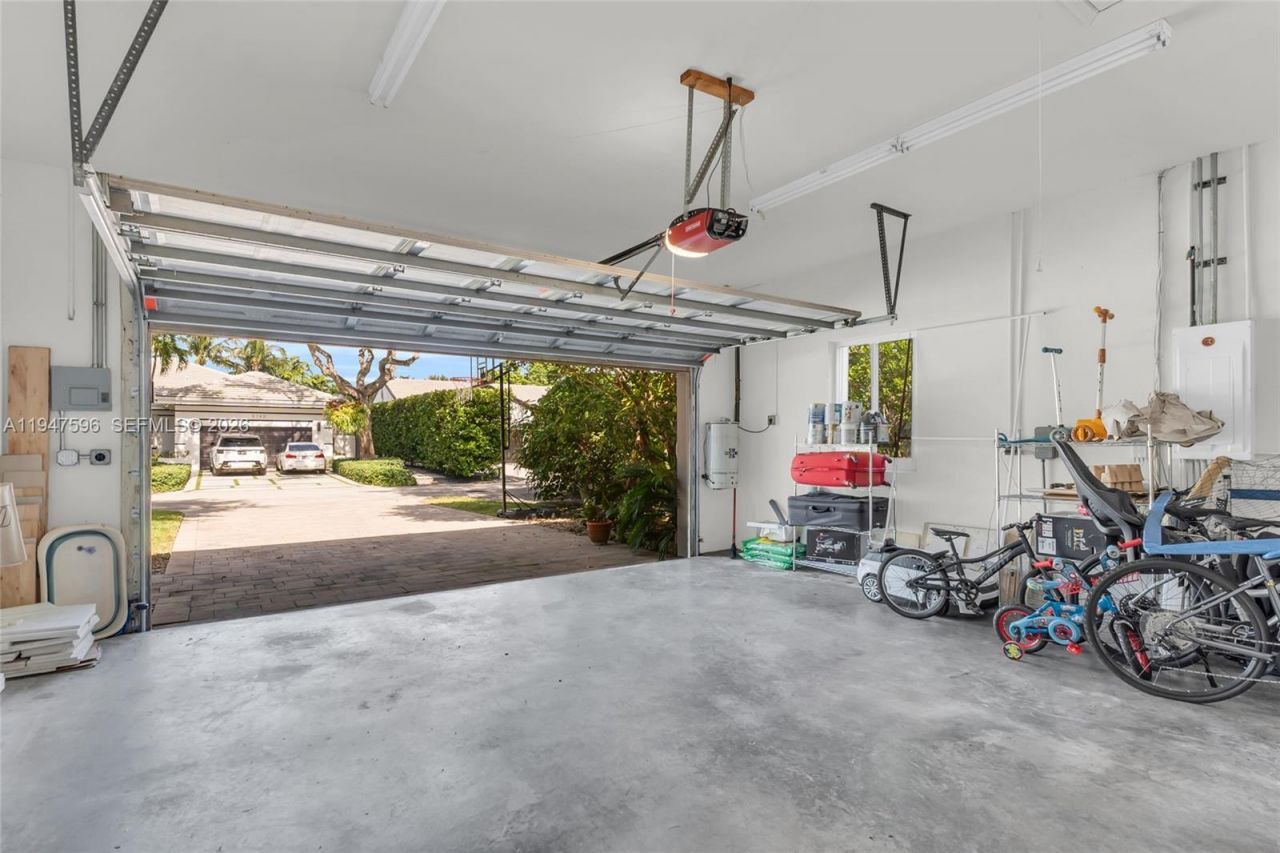 5794 SW 76th Ter, South Miami, FL 33143 Photo