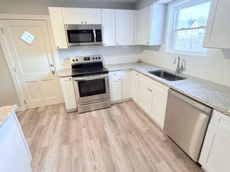 3623 Siam Avenue, Cleveland, OH 44113 Photo 17