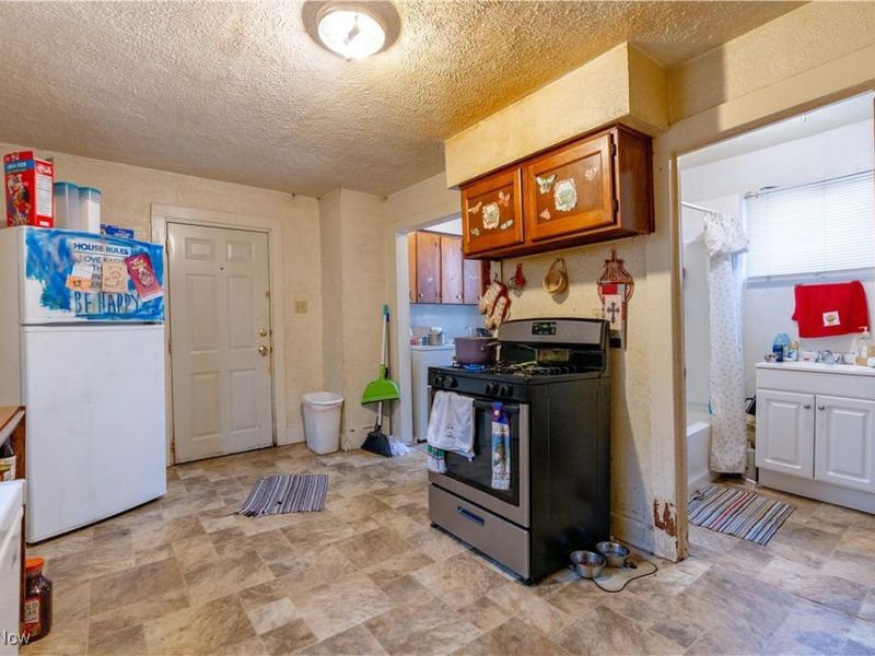 1316 4th Street NE, Canton, OH 44704 Photo 9