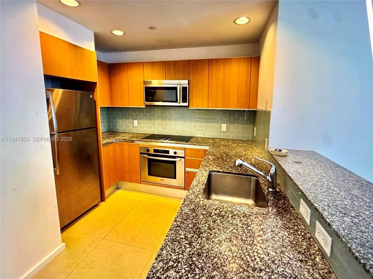 1050 Brickell Ave , Unit 1816, Miami, FL 33131 Photo