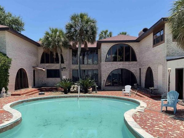 239 Sabine Dr, Pensacola Beach, FL 32561