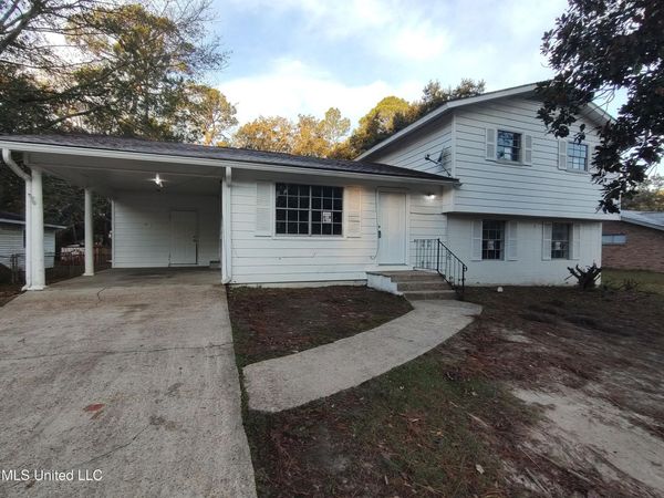3803 Sherwood Street, Pascagoula, MS 39581