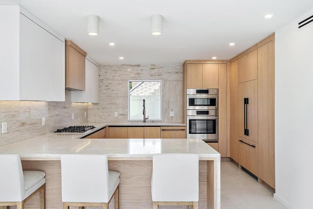 107 Sandal Lane, Unit 1, Palm Beach Shores, FL 33404 Photo