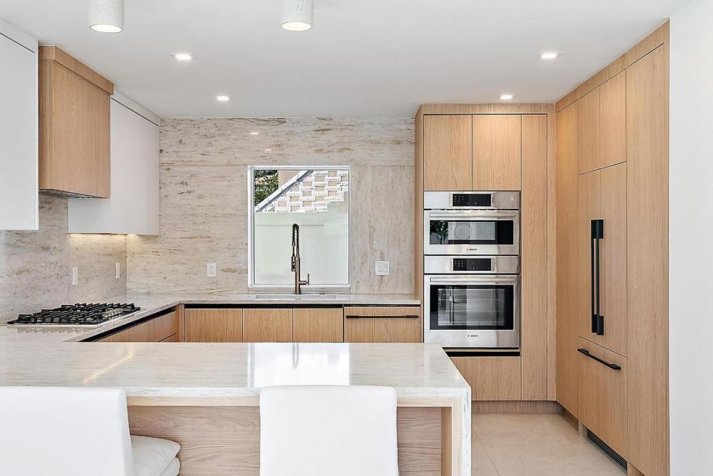 107 Sandal Lane, Unit 1, Palm Beach Shores, FL 33404 Photo