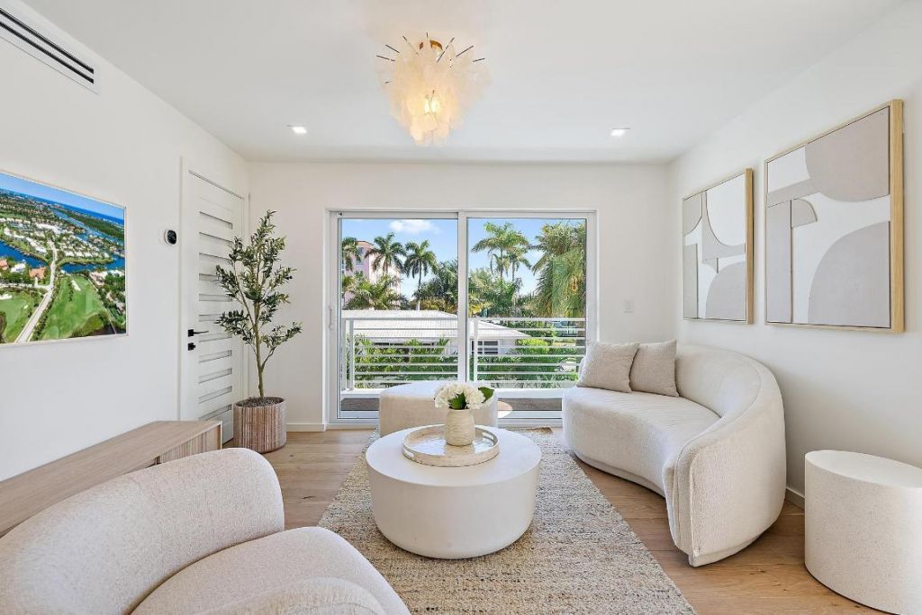 107 Sandal Lane, Unit 1, Palm Beach Shores, FL 33404 Photo