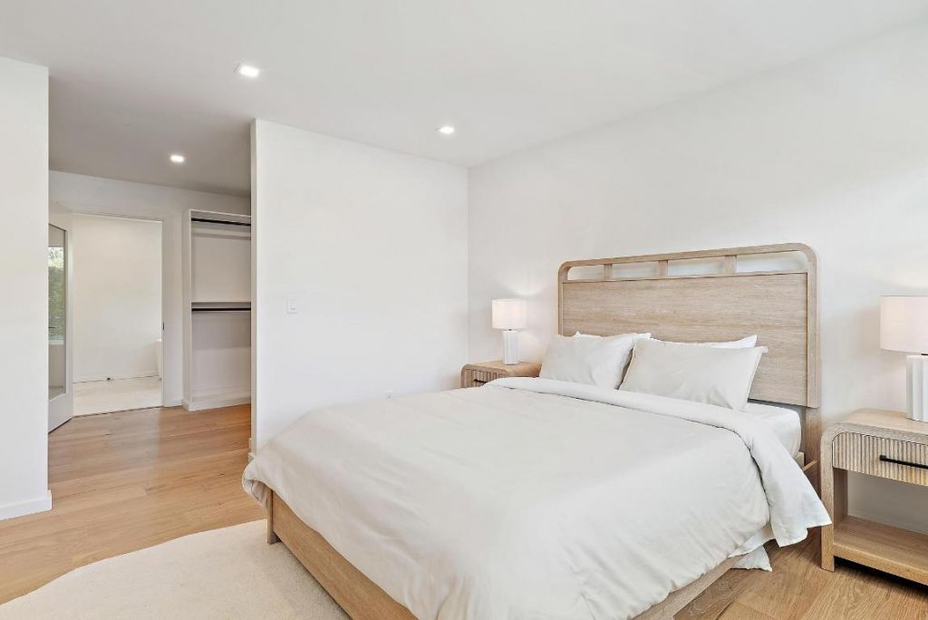 107 Sandal Lane, Unit 1, Palm Beach Shores, FL 33404 Photo