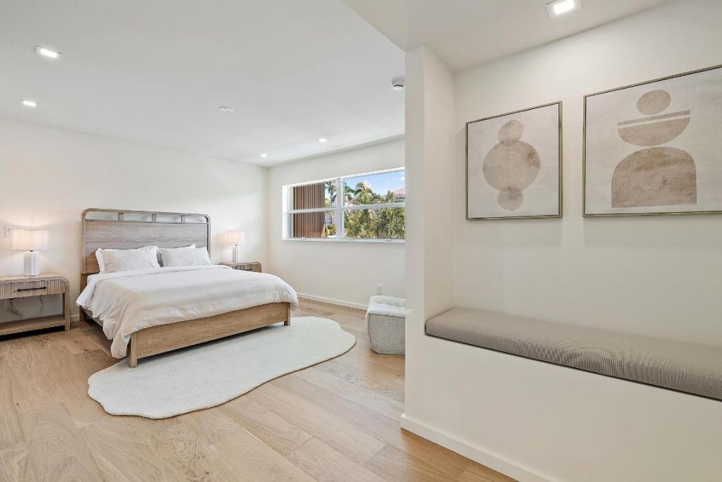 107 Sandal Lane, Unit 1, Palm Beach Shores, FL 33404 Photo