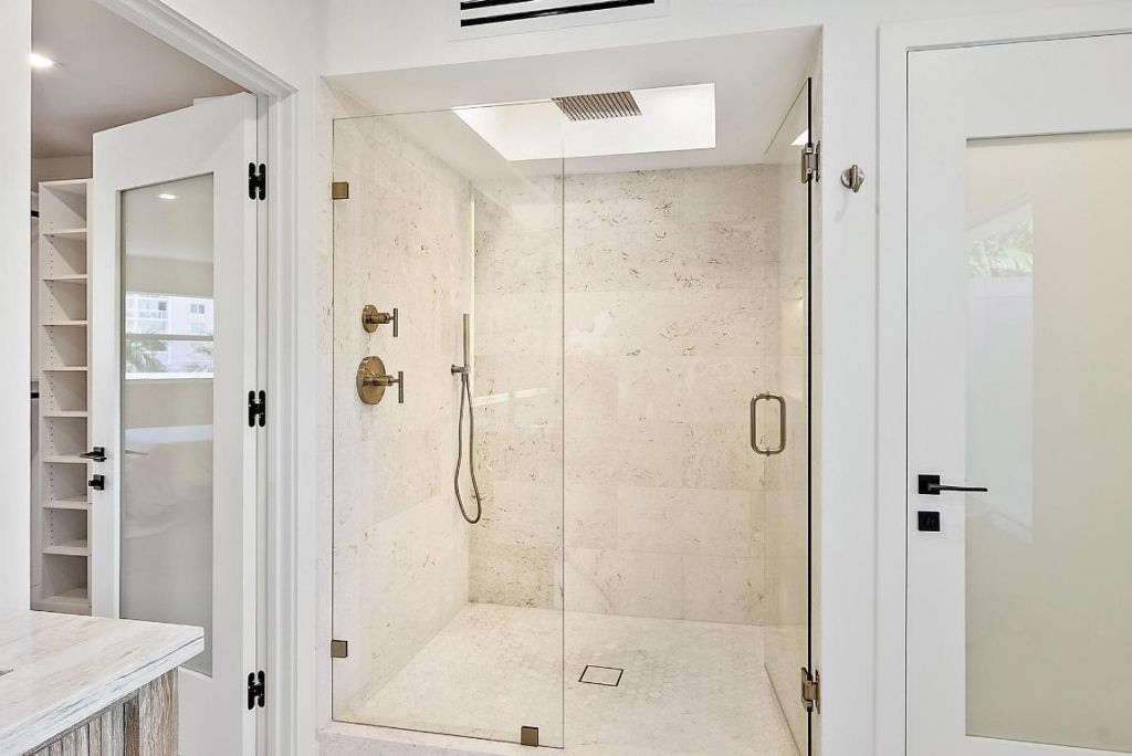 107 Sandal Lane, Unit 1, Palm Beach Shores, FL 33404 Photo