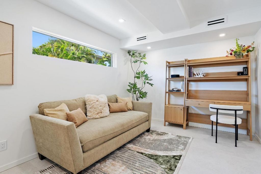 107 Sandal Lane, Unit 1, Palm Beach Shores, FL 33404 Photo