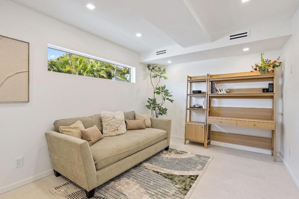 107 Sandal Lane, Unit 1, Palm Beach Shores, FL 33404 Photo