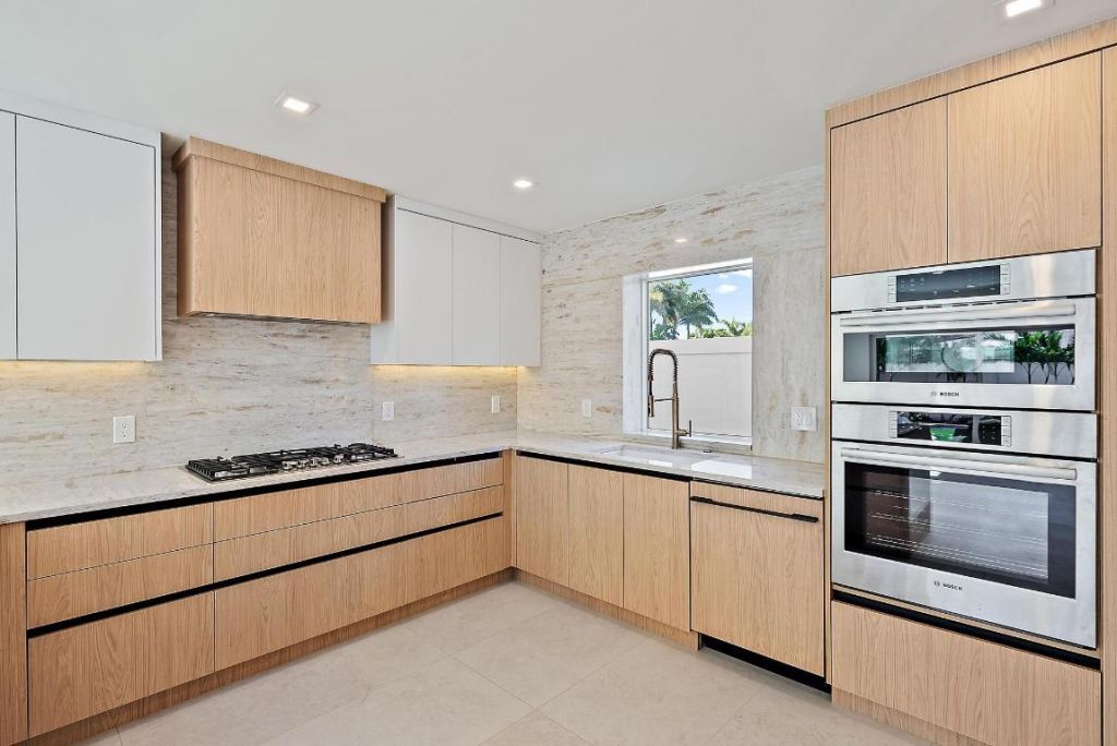 107 Sandal Lane, Unit 1, Palm Beach Shores, FL 33404 Photo