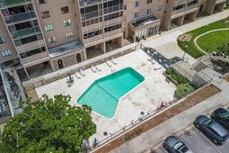 1825 St Julian Place  photo 4