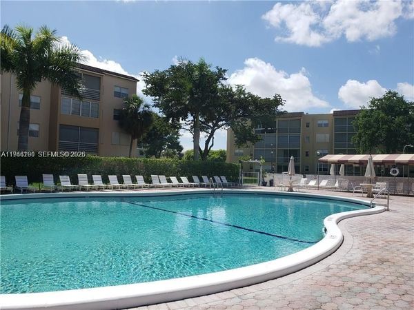 2821 Somerset Dr , Unit 400, Lauderdale Lakes, FL 33311