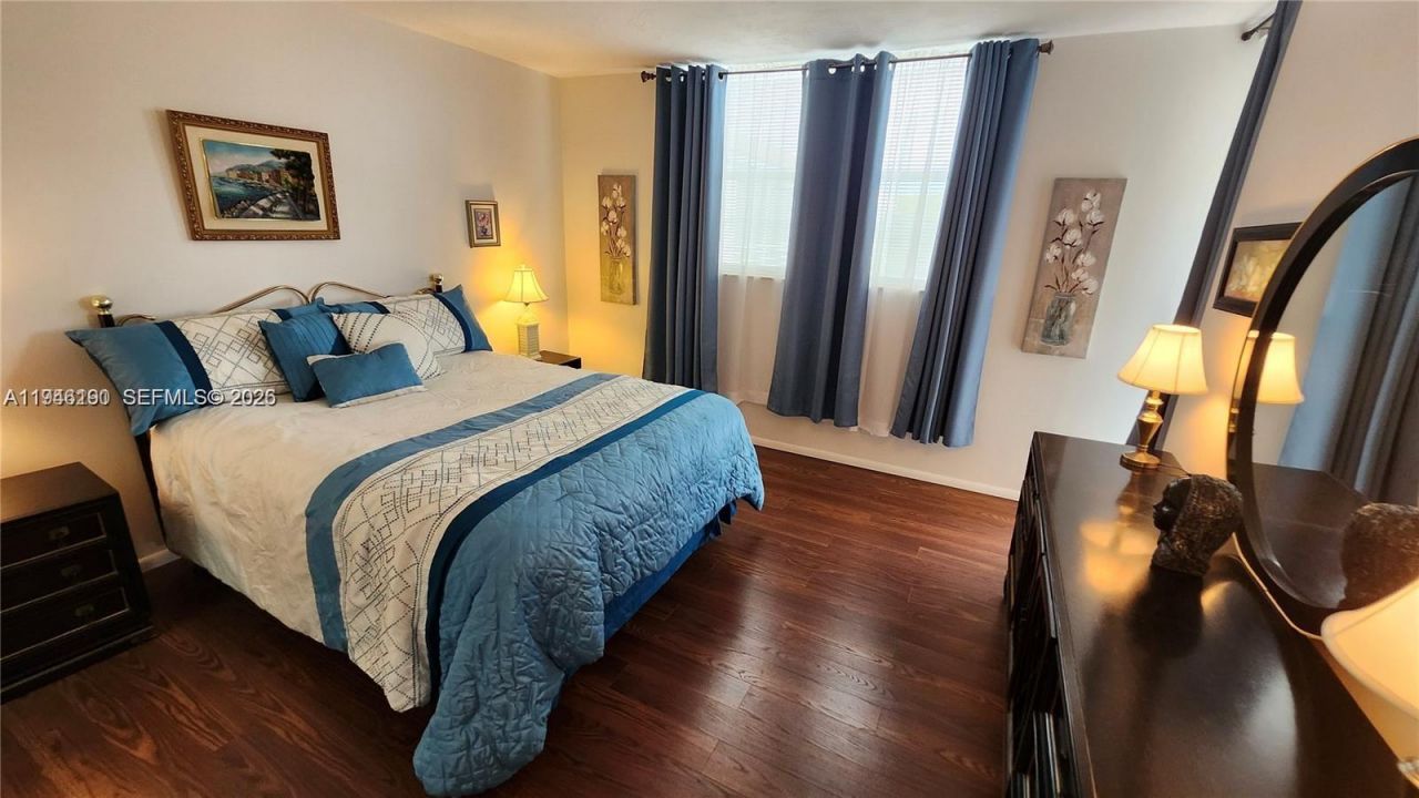 2821 Somerset Dr , Unit 400, Lauderdale Lakes, FL 33311 Photo