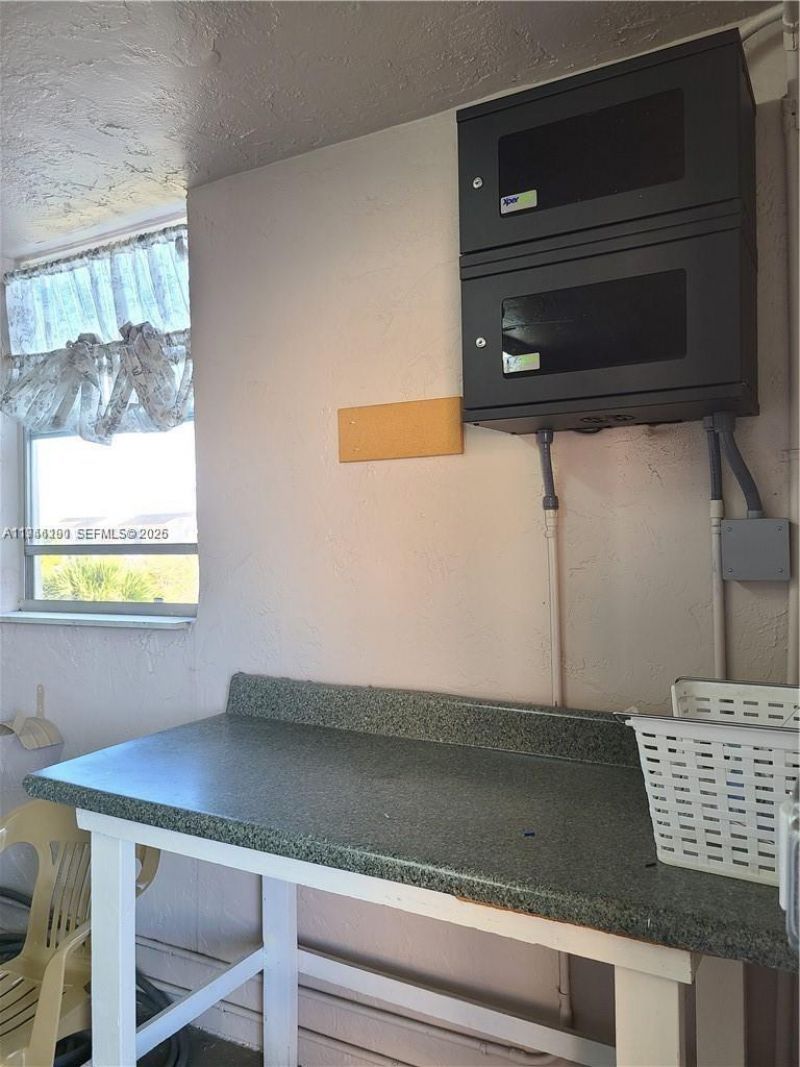 2821 Somerset Dr , Unit 400, Lauderdale Lakes, FL 33311 Photo