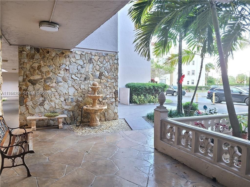 2821 Somerset Dr , Unit 400, Lauderdale Lakes, FL 33311 Photo