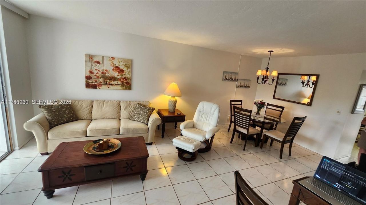 2821 Somerset Dr , Unit 400, Lauderdale Lakes, FL 33311 Photo