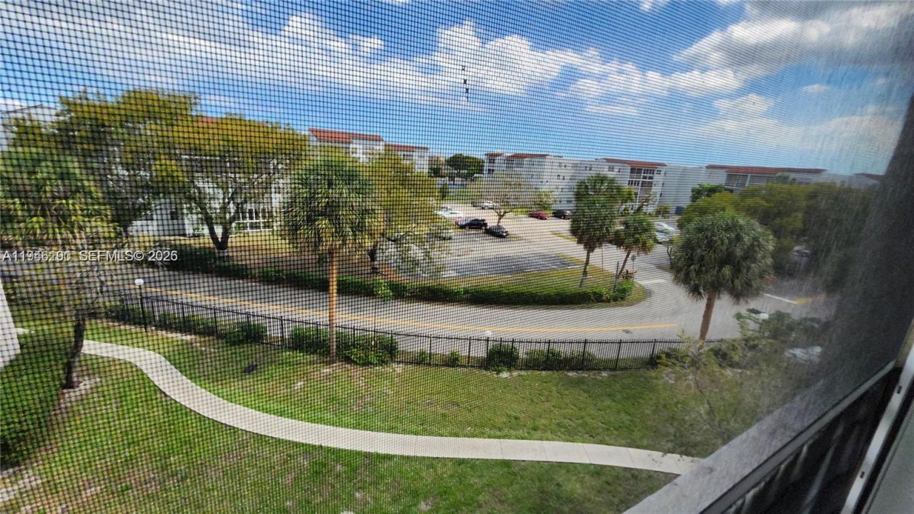 2821 Somerset Dr , Unit 400, Lauderdale Lakes, FL 33311 Photo