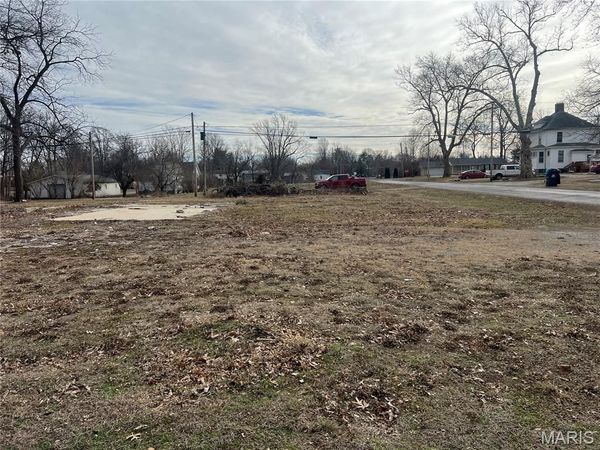 302 E Elm Street, Gillespie, IL 62033