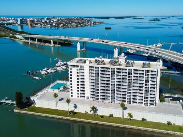 100 PIERCE STREET, Unit 305, CLEARWATER, FL 33756