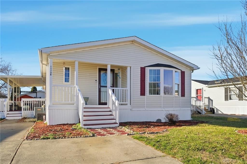 11138 Oakwood Village Blvd, Miamisburg, OH 45342 Main Photo