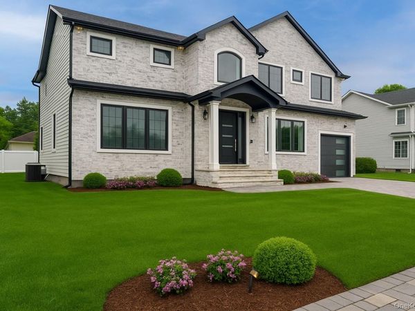 52 Cortland Avenue, Hicksville, NY 11801