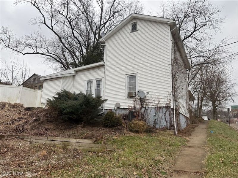 188 W Clinton Street, Millersburg, OH 44654 Photo 4