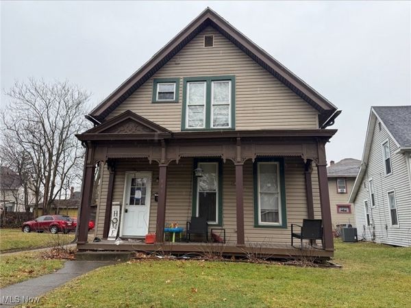 843 Chestnut Street, Coshocton, OH 43812