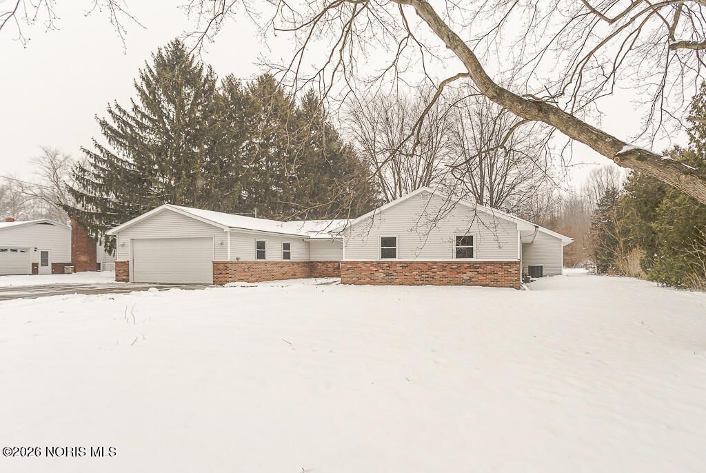 4349 S Eber Road, Monclova, OH 43542 Main Photo