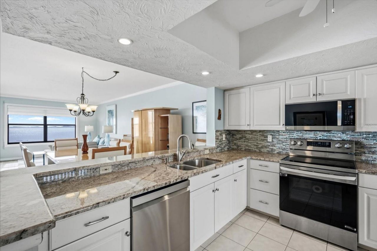 6470 Mourning Dove Drive, Unit 401, Bradenton, FL 34210 Photo