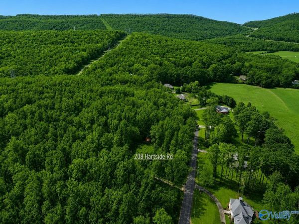 208 Hartside Road, Owens Cross Roads, AL 35763