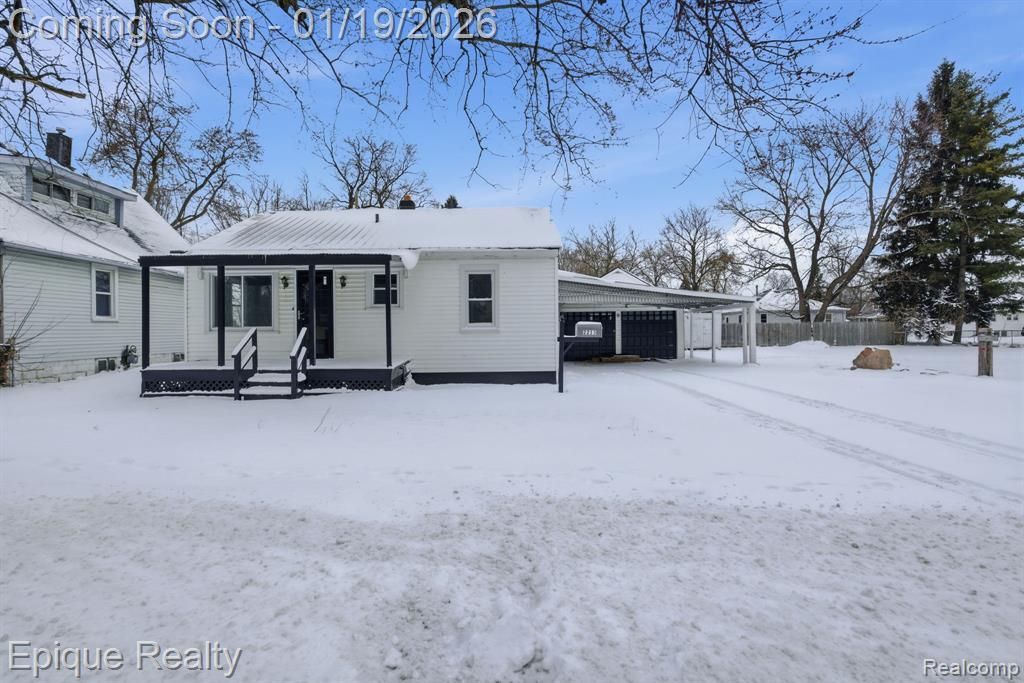 2213 Bancroft Street, Port Huron, MI 48060 Main Photo