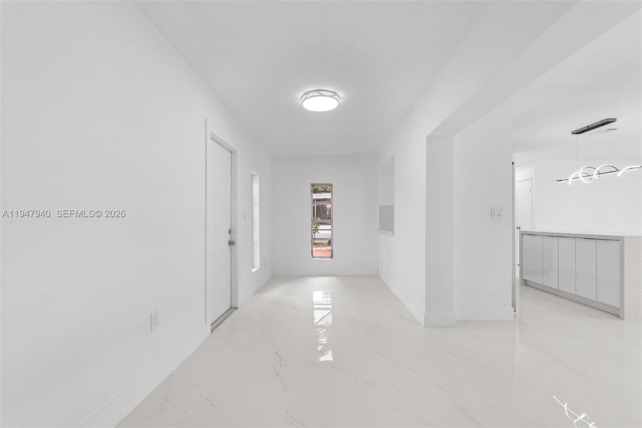 2701 Nassau Dr , Miramar, FL 33023 Photo