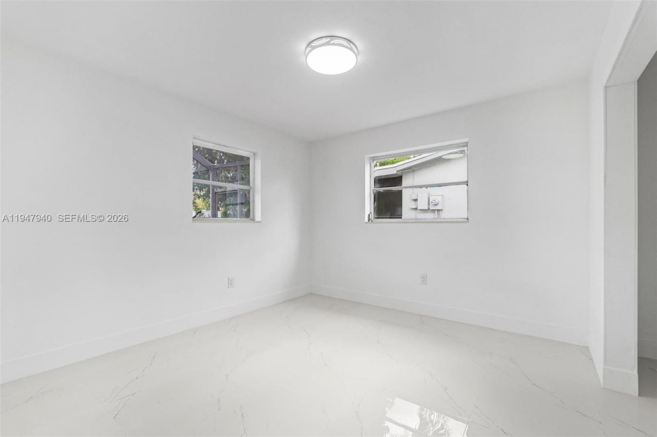 2701 Nassau Dr , Miramar, FL 33023 Photo