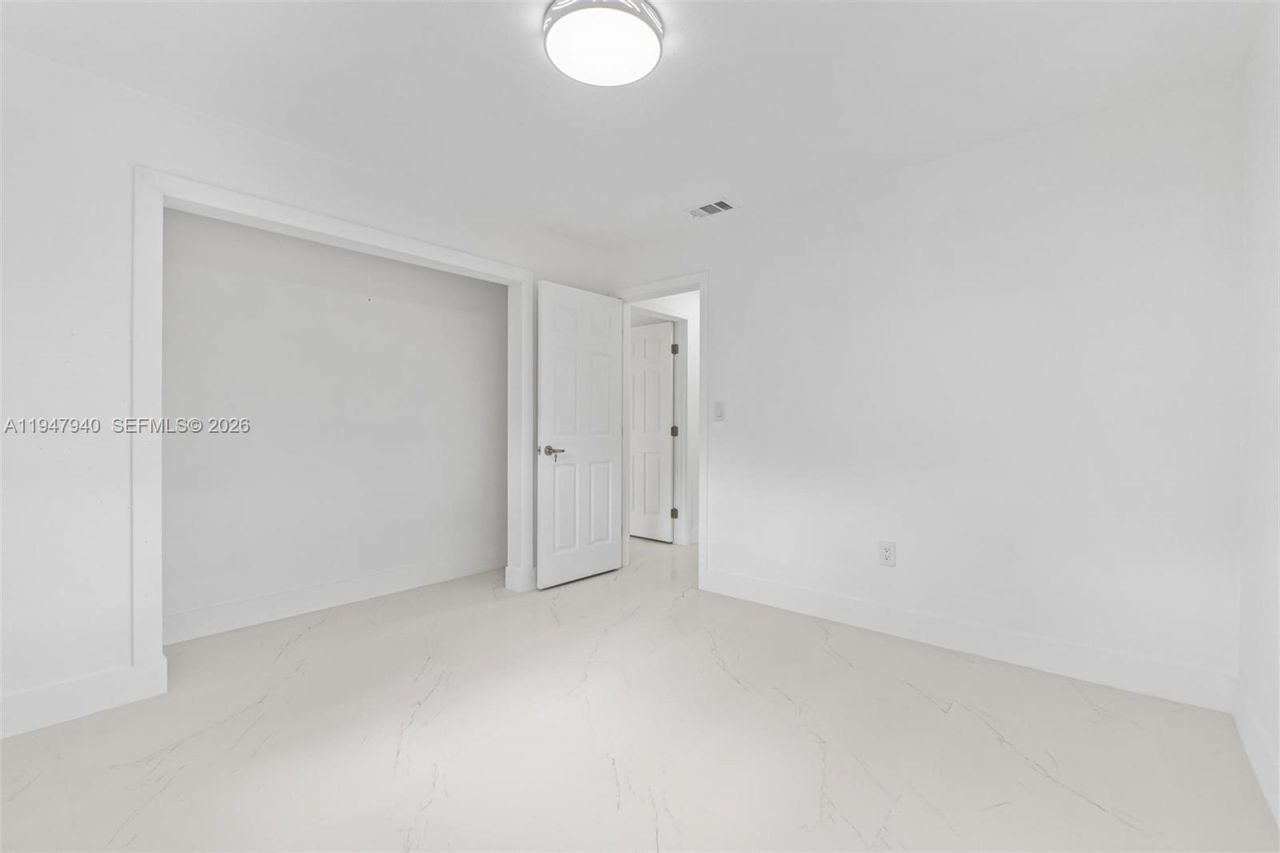 2701 Nassau Dr , Miramar, FL 33023 Photo