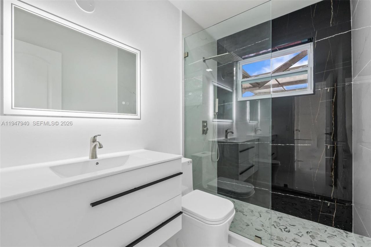 2701 Nassau Dr , Miramar, FL 33023 Photo