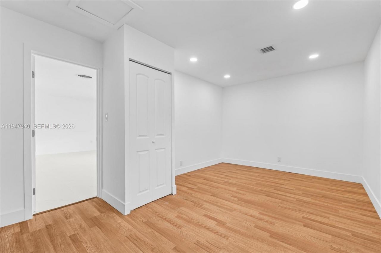 2701 Nassau Dr , Miramar, FL 33023 Photo