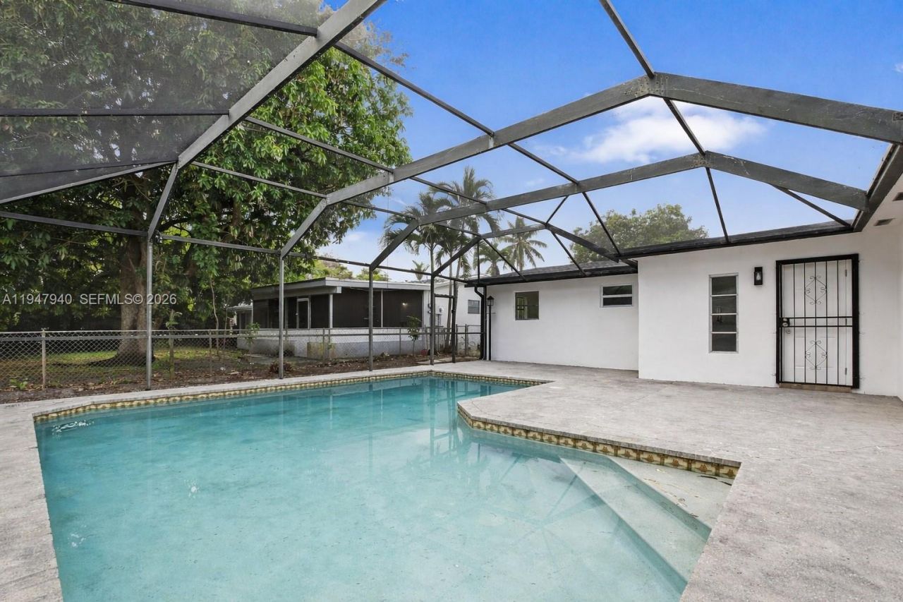 2701 Nassau Dr , Miramar, FL 33023 Photo