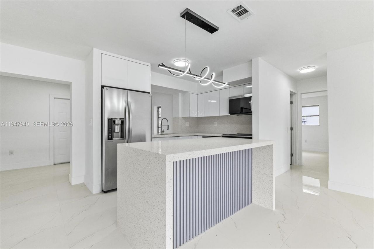 2701 Nassau Dr , Miramar, FL 33023 Photo