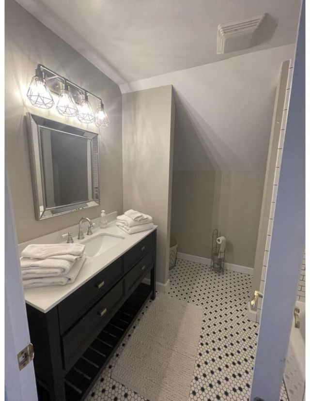 217 E Ashley Avenue Photo 9