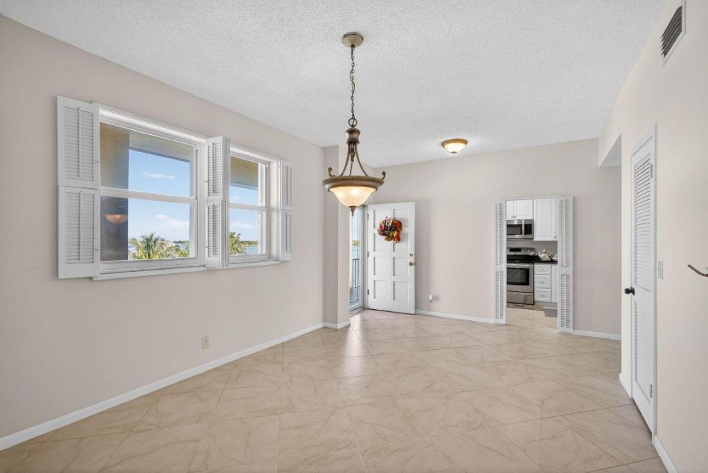 105 Paradise Harbour Boulevard, Unit 506, North Palm Beach, FL 33408 Photo