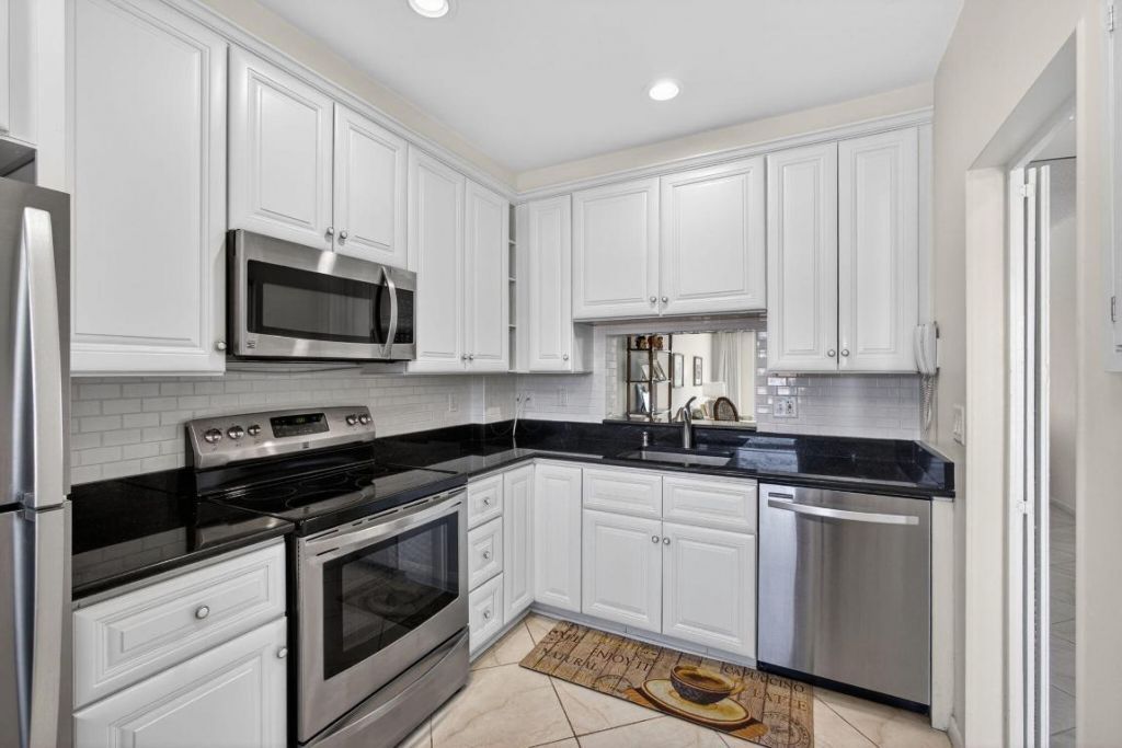 105 Paradise Harbour Boulevard, Unit 506, North Palm Beach, FL 33408 Photo