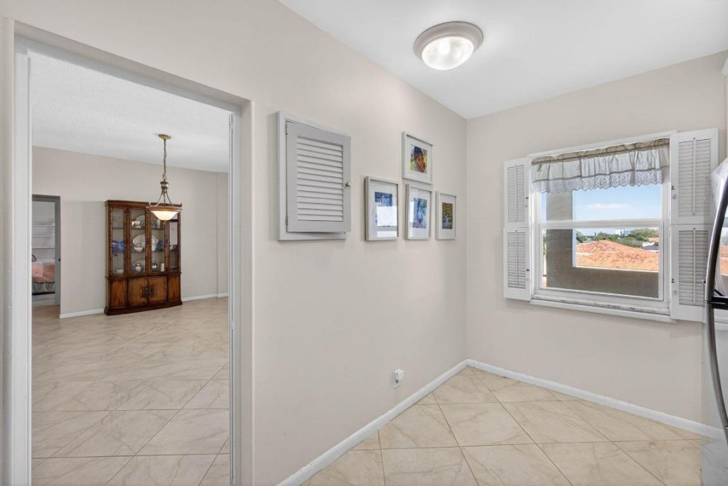 105 Paradise Harbour Boulevard, Unit 506, North Palm Beach, FL 33408 Photo