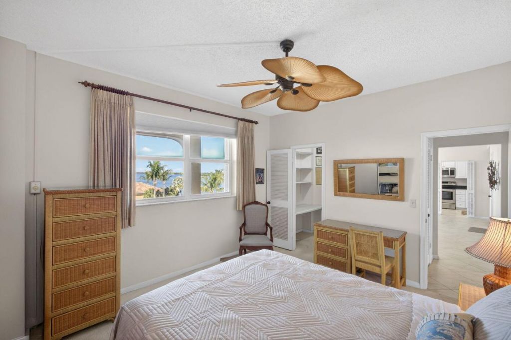 105 Paradise Harbour Boulevard, Unit 506, North Palm Beach, FL 33408 Photo