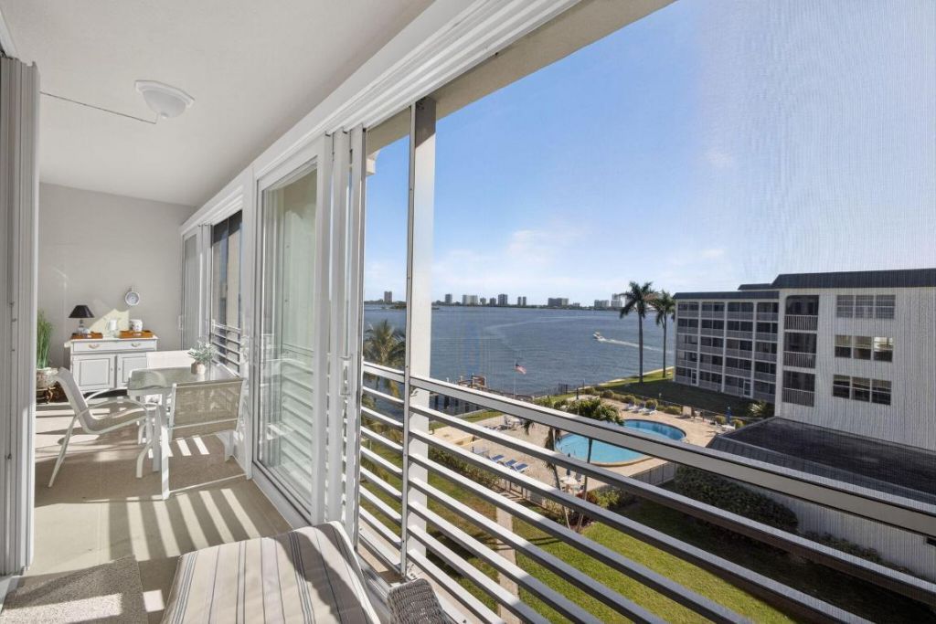 105 Paradise Harbour Boulevard, Unit 506, North Palm Beach, FL 33408 Photo