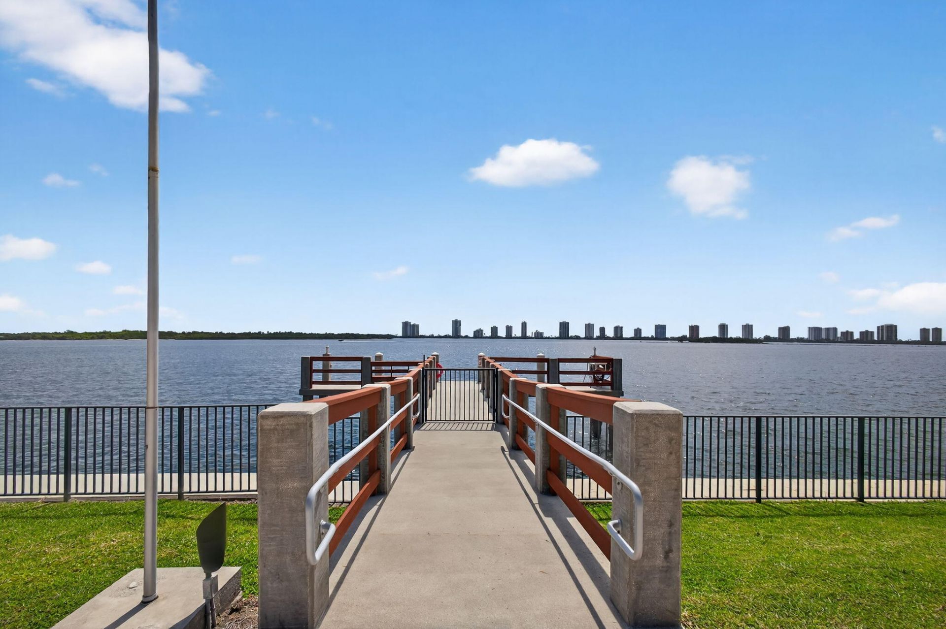 105 Paradise Harbour Boulevard, Unit 506, North Palm Beach, FL 33408 Photo