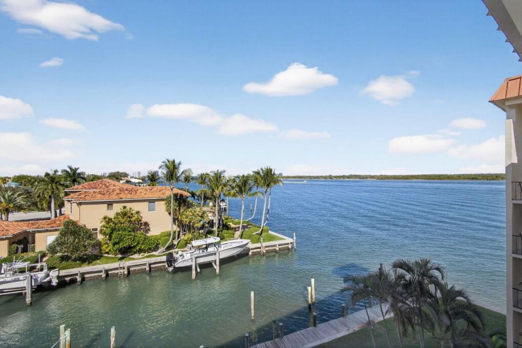 105 Paradise Harbour Boulevard, Unit 506, North Palm Beach, FL 33408 Photo