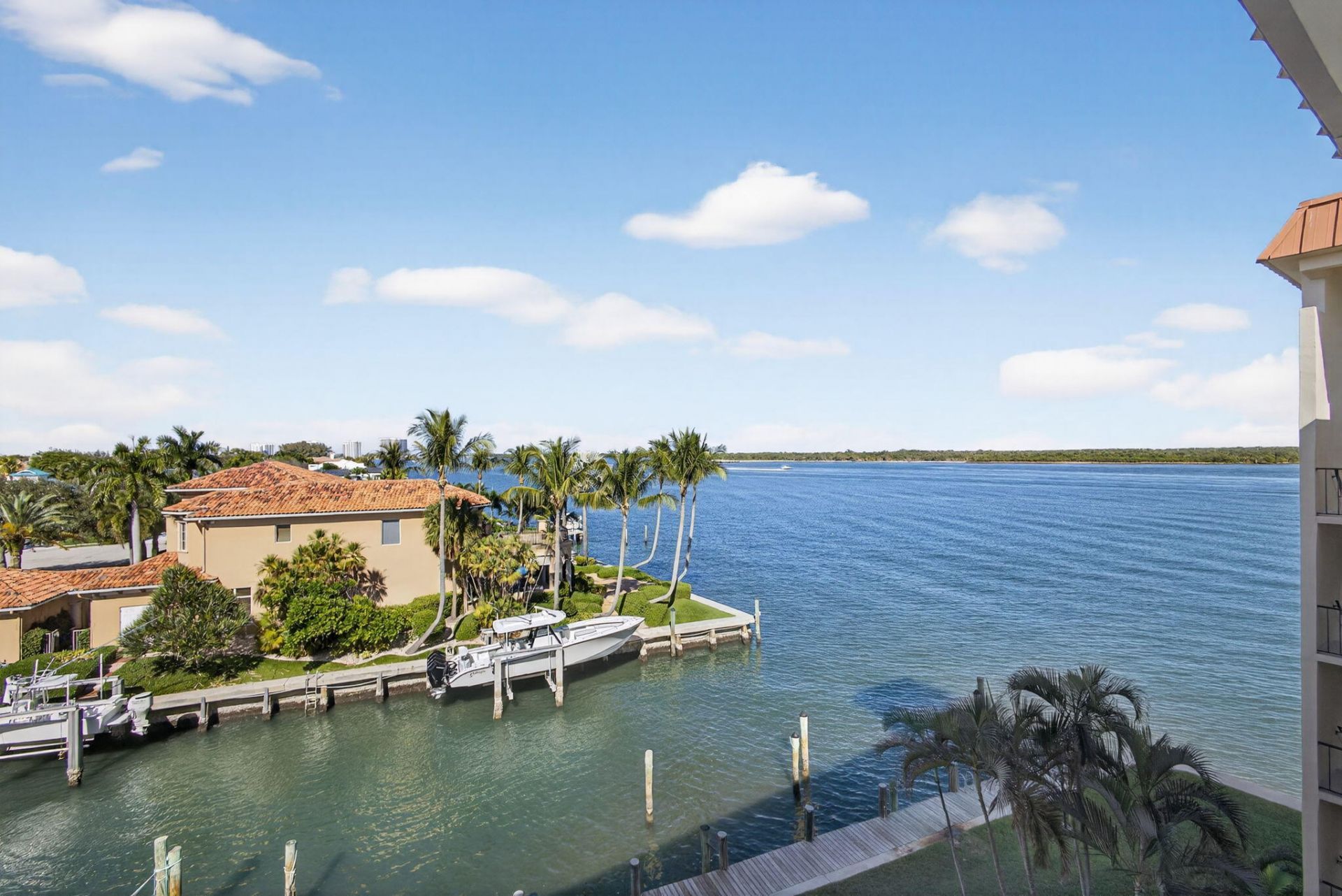 105 Paradise Harbour Boulevard, Unit 506, North Palm Beach, FL 33408 Photo